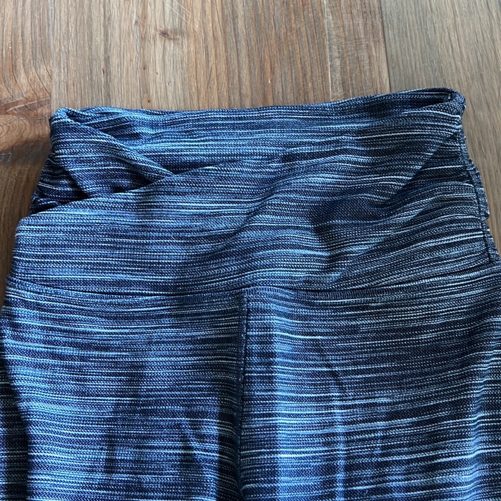 Lululemon capris - Picture 3 of 4